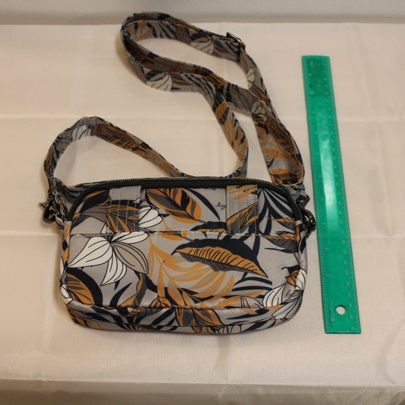 Lug bundle: Coupe Convertible Crossbody / Belt bag and Heart Coin Purse EUC - Picture 7 of 13